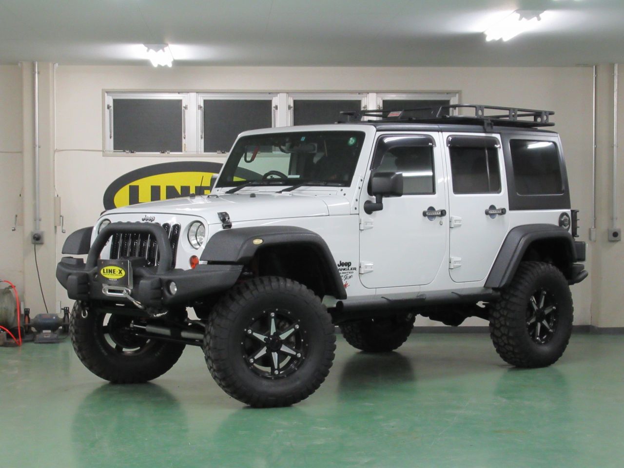 JEEP JKラングラー AEV前後バンパー＆純正オーバーフェンダー ≪LINE-X